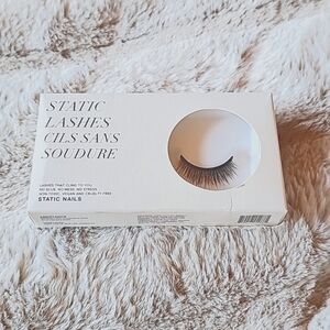Static Lashes Less is More